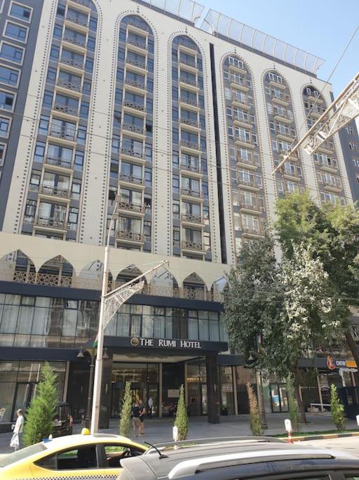 Lovely 1-Bedroom Rental Unit In Downtown Ντουσαμπέ Εξωτερικό φωτογραφία
