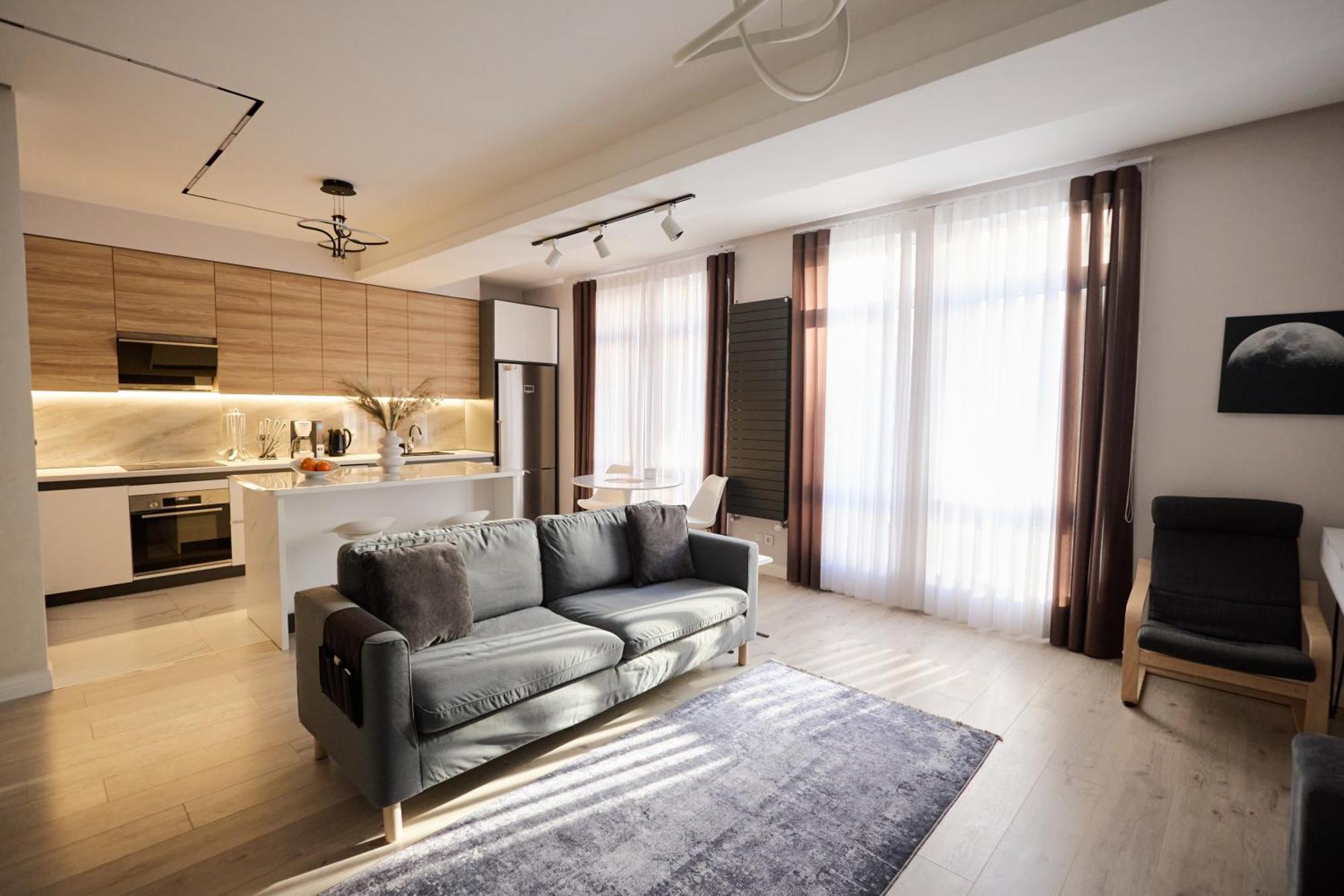 Lovely 1-Bedroom Rental Unit In Downtown Ντουσαμπέ Εξωτερικό φωτογραφία